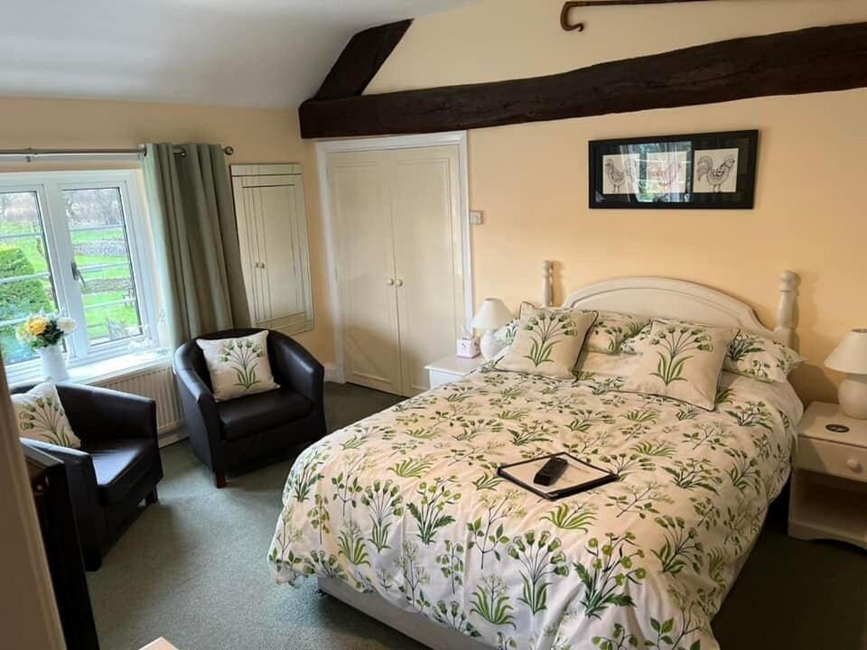 Dunscar Farm Bed & Breakfast Castleton  Bagian luar foto